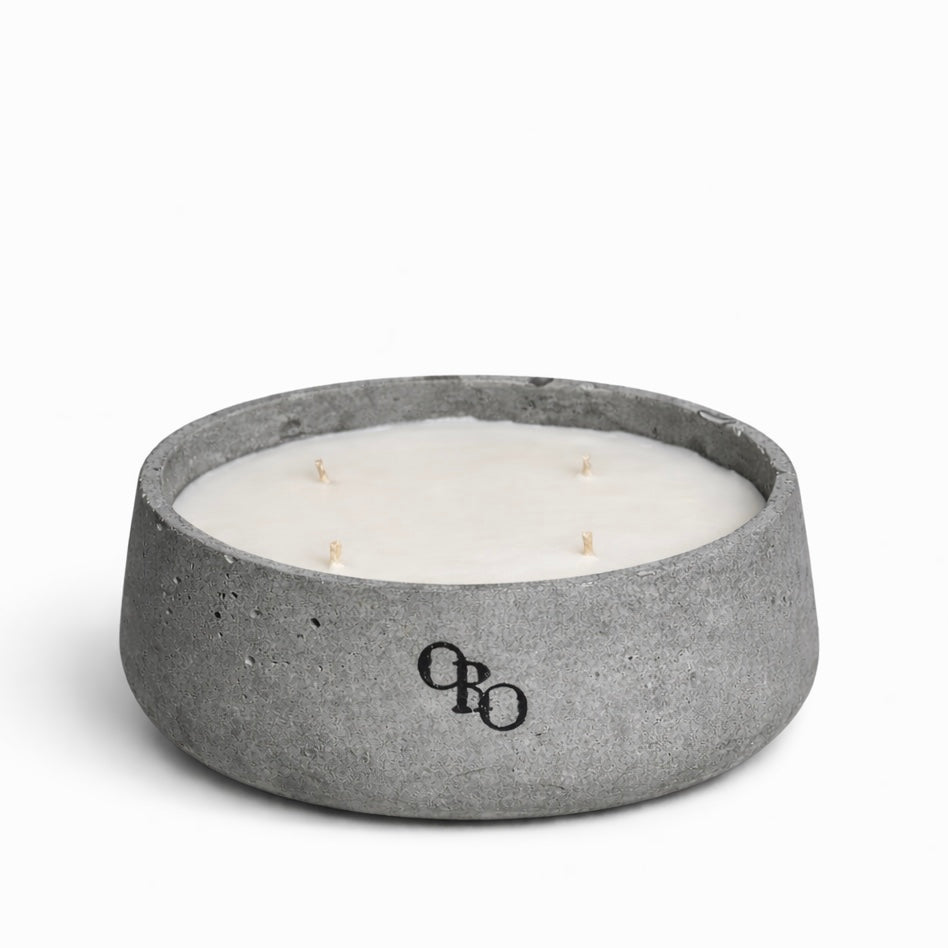 Medium plate stone candle