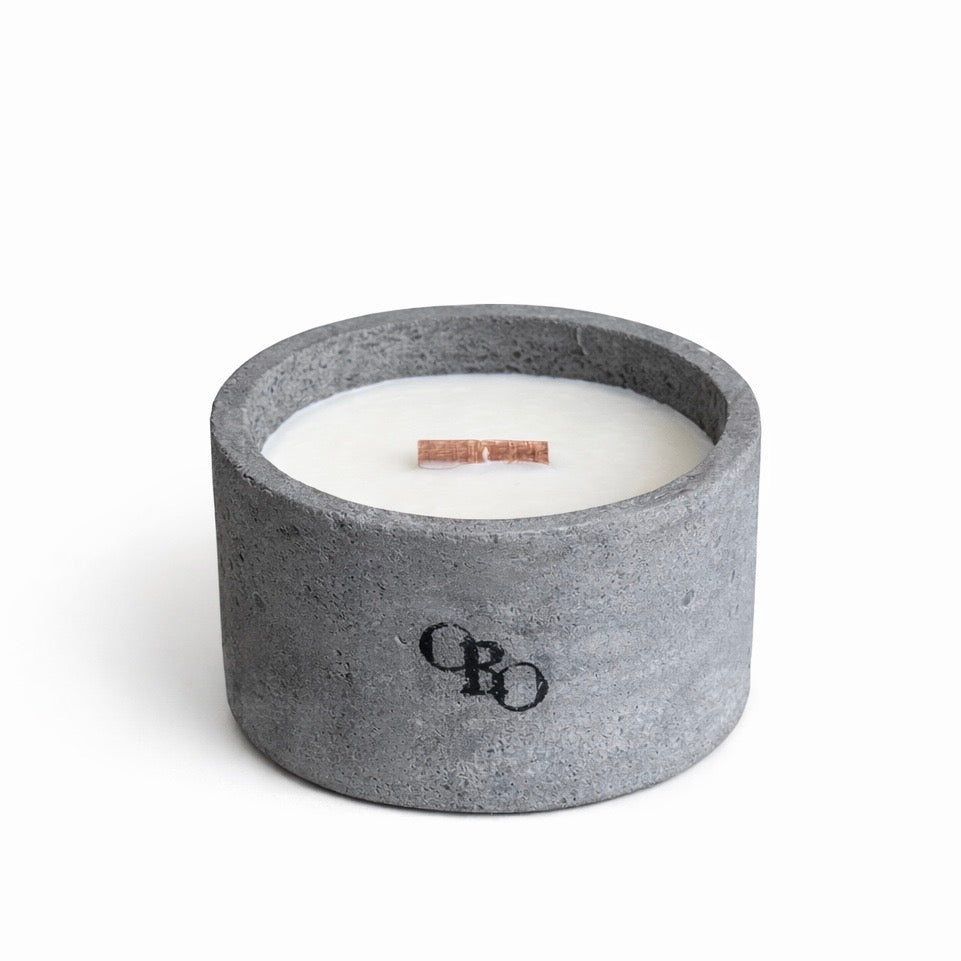 Medium stone round candle.