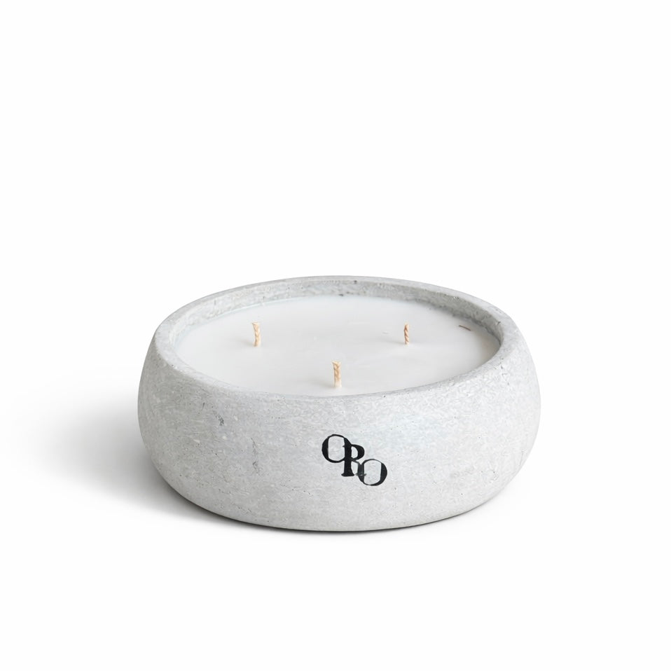 Small plate stone candle